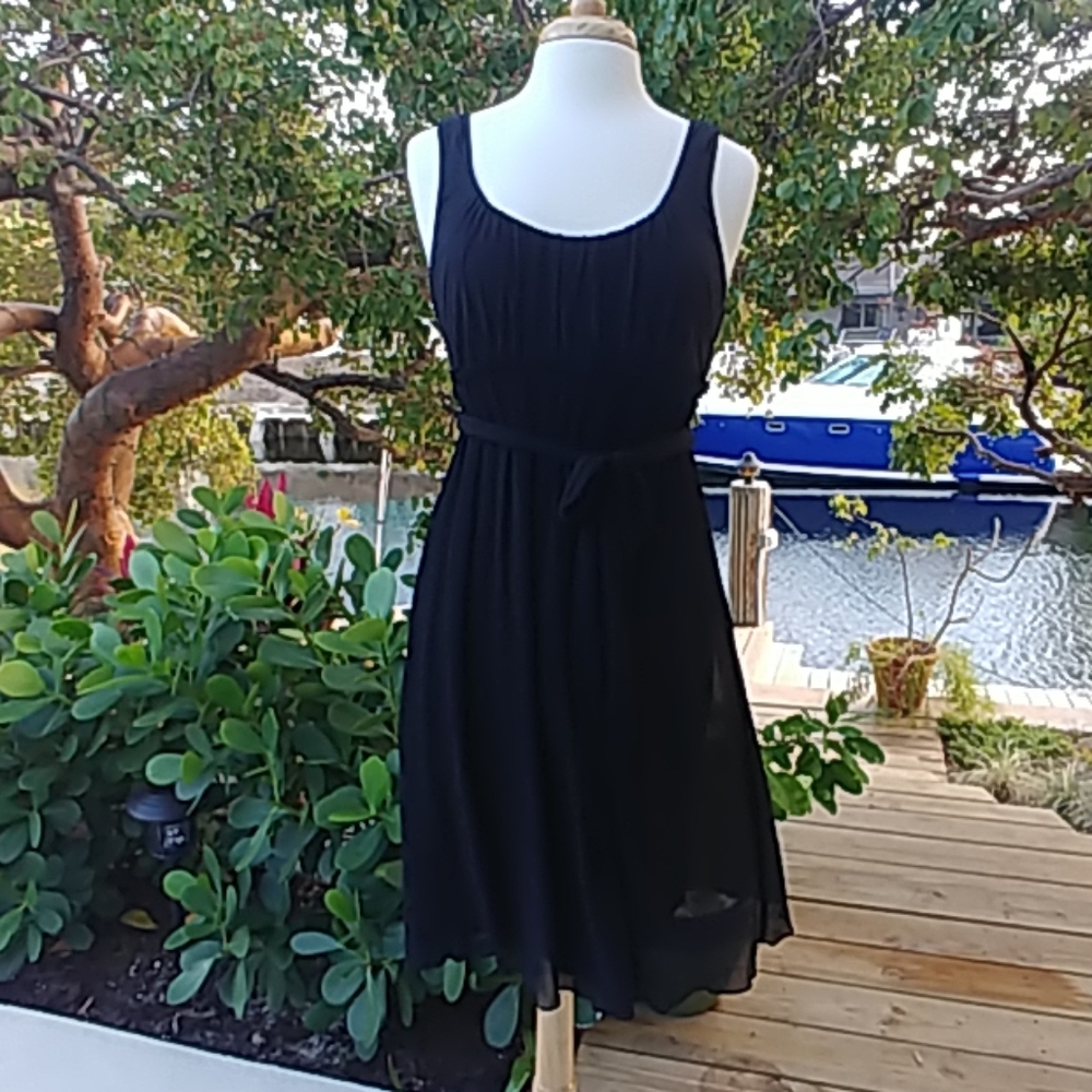 Black mixed fabric sleeveless dress